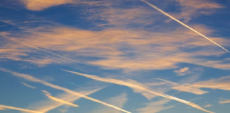 3% dintre zboruri, 80% din efect: dârele de condensare ale avioanelor, noua țintă a luptei pentru climă